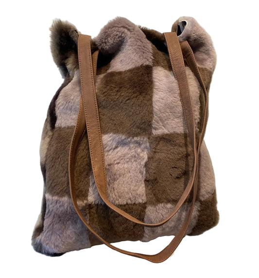 Shopper i saueskinn - brun og beige